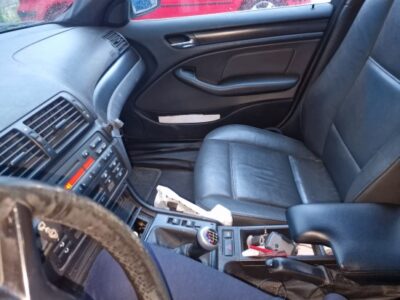 BMW 320D (PIÈCES / DÉMOLITION) – Image 25