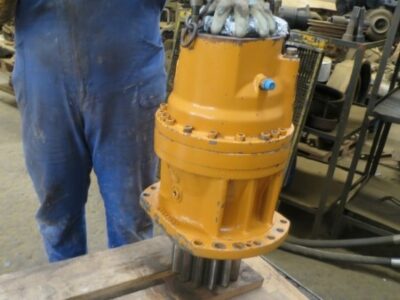 CASE WX170 (SLEWING GEAR)
