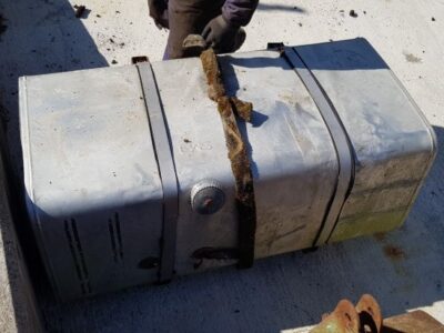 TANQUE DE COMBUSTIBLE (600 LITROS)