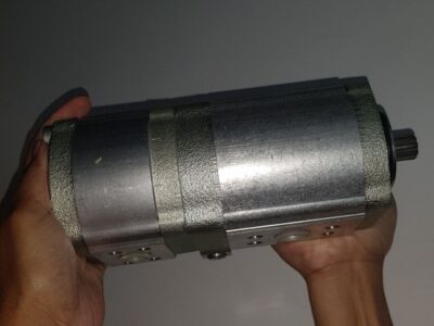 LIEBHERR 922 (POMPE HYDRAULIQUE) – Image 7