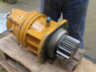 Alternative view of CASE 988 (SLEWING GEAR)