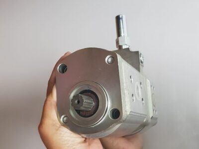LIEBHERR 922 (POMPE HYDRAULIQUE) – Image 3