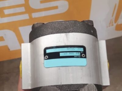 JCB 1CX (STEERING PUMP) - Image 4