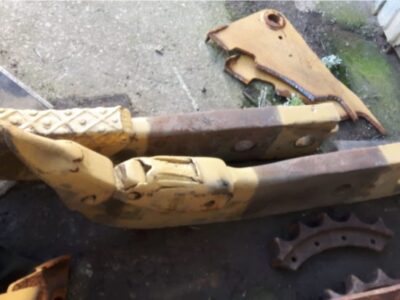CATERPILLAR D7 (RIPPER SHANKS) - Image 2