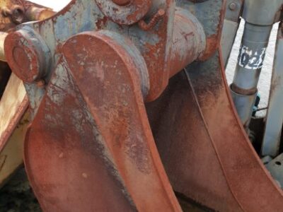 CASE CX350 (BUCKET: WIDTH 74 CM)