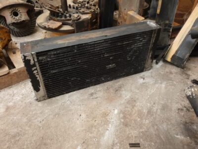 CASE 988 (OIL RADIATOR)