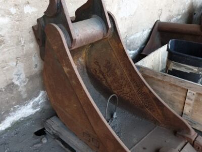 BUCKET- WIDTH: 70 CM