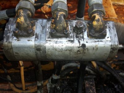 LIEBHERR R912 (HYDRAULIC PUMP)