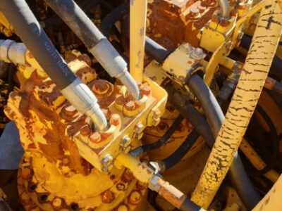 KOMATSU PC600 (SLEWING GEAR)
