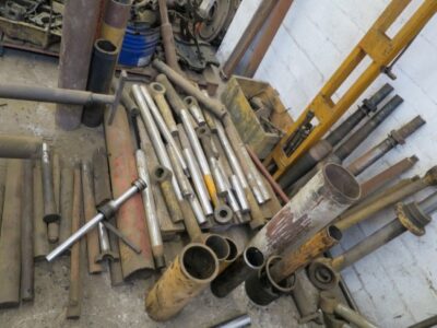 Alternative view of BOLTS AND RODS