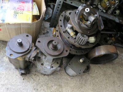 JCB 3D ( VARIOUS SPARE PARTS)