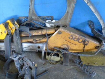CASE 580G (ARM AND HYDRAULIC CYLINDER)