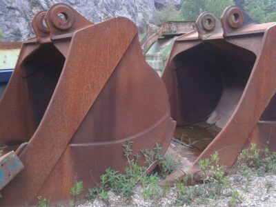 LOT OF BUCKETS (MACHINES 40 TN)