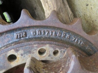 LIEBHERR R912 (SPROCKET)