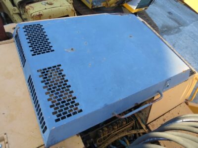 LIEBHERR R942 LITRONIC (HOOD CENTRE)