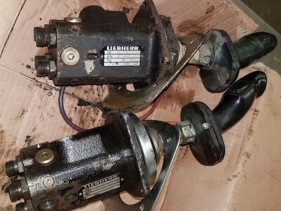 LIEBHERR 942 (JOYSTICK)