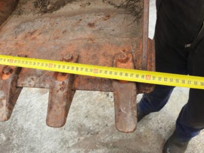 HITACHI (GODET: LARGEUR 51 CM) (MACHINES 2-5 TN) HITACHI (GODET: LARGEUR 51 CM) (MACHINES 2-5 TN)