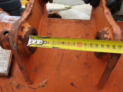 HITACHI (GODET: LARGEUR 51 CM) (MACHINES 2-5 TN) HITACHI (GODET: LARGEUR 51 CM) (MACHINES 2-5 TN)