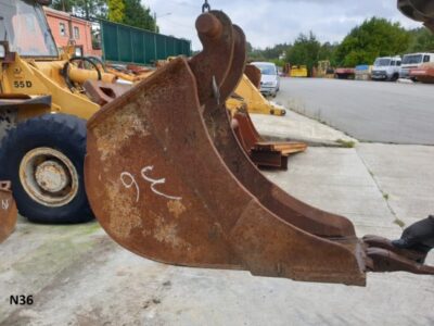DOOSAN (GODET: LARGEUR 30 CM) (MACHINES 3-6 TN) DOOSAN (GODET: LARGEUR 30 CM) (MACHINES 3-6 TN)