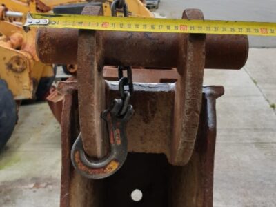 DOOSAN (GODET: LARGEUR 30 CM) (MACHINES 3-6 TN) DOOSAN (GODET: LARGEUR 30 CM) (MACHINES 3-6 TN)