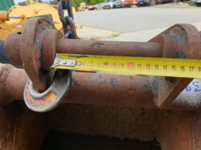 GODET: LARGEUR 45 CM (MACHINES 1-5 TN) GODET: LARGEUR 45 CM (MACHINES 1-5 TN)