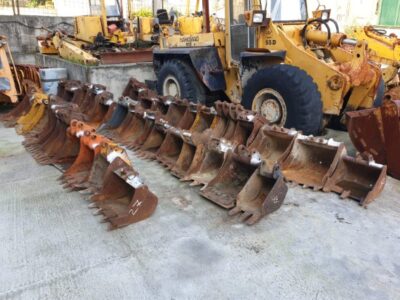 BUCKET FOR MINI EXCAVATORS AND BACKHOE LOADERS