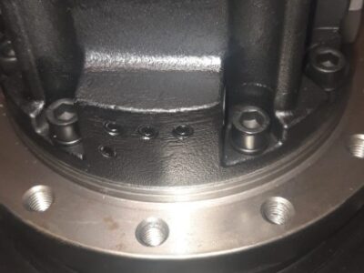 BOBCAT 325 (FINAL DRIVE) - Image 3