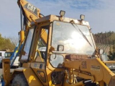 Alternative view of CATERPILLAR 438 SERIES II (GLASSES)