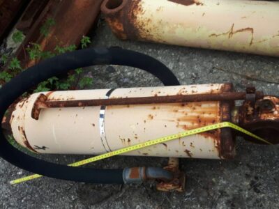 HYDRAULIC CYLINDERS (LENGTH 85 CM)