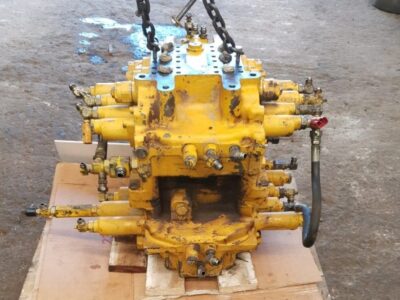 Alternative view of KOMATSU PC600 (DISTRIBUTOR)