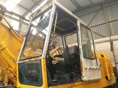 LIEBHERR 912 (CAB)