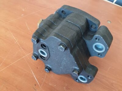 FIAT HITACHI FD175 (CONVERTER OIL PUMP )