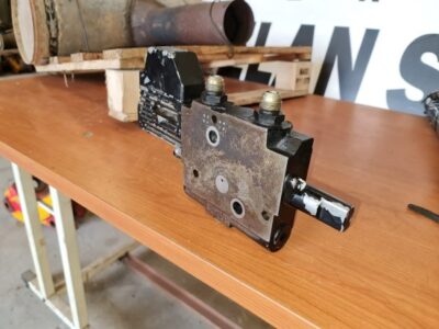 NEW HOLLAND TM190 (HYDRAULIC DISTRIBUTOR BODY) - Image 3