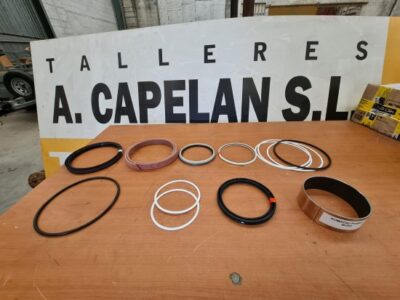 KOMATSU (REPAIR KIT FOR HYDRAULIC CYLINDER)