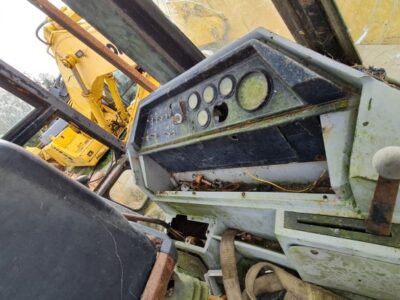 CATERPILLAR 426B (INSTRUMENTS PANEL)