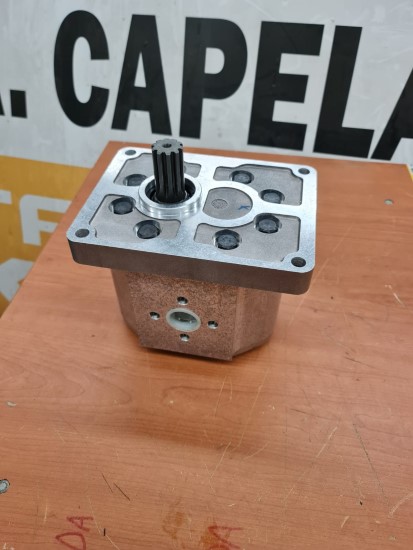 FIAT HITACHI FL175 (POMPE HYDRAULIQUE) FIAT HITACHI FL175 (POMPE HYDRAULIQUE) – Image 9