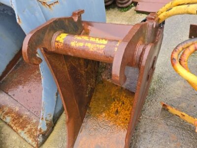 GODET: LARGEUR 60 CM (MACHINES 15-25 TN) GODET: LARGEUR 60 CM (MACHINES 15-25 TN)