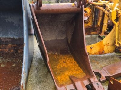 GODET: LARGEUR 60 CM (MACHINES 15-25 TN) GODET: LARGEUR 60 CM (MACHINES 15-25 TN)
