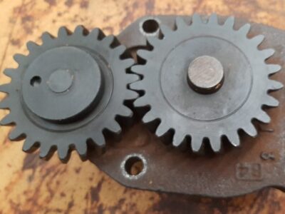 CASE 580F, 580G, 580K, 580SK, 580LE, 580SLE, 580SM, 580M, 580 SUPER (OIL PUMP)