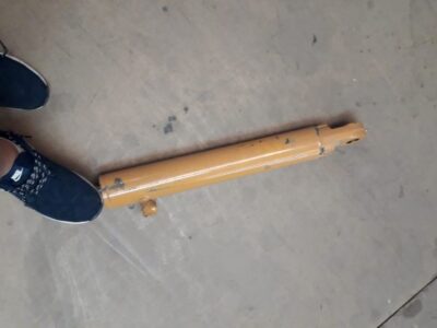 CASE 60XT, 70XT, 420, 430, 440 (HYDRAULIC CYLINDER) - Image 3