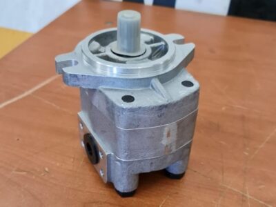 KOMATSU D65 EX12 (CONVERTER PUMP)