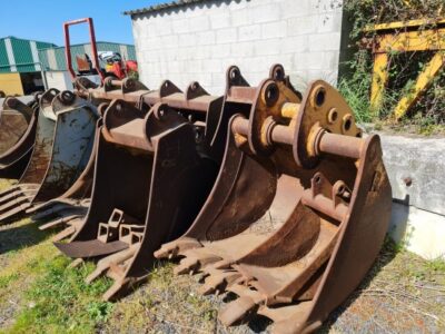 LIEBHERR (BUCKETS)