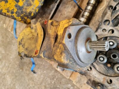 CATERPILLAR 4E-2468 (HYDRAULIC PUMP)