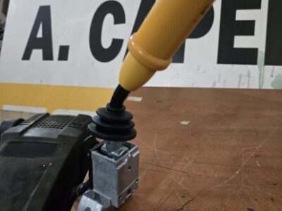 JCB (LEVIER INVERTER, CORNE) JCB (LEVIER INVERTER, CORNE)