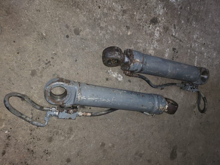 LIEBHERR 914 (HYDRAULIC CYLINDERS) LIEBHERR 914 (HYDRAULIC CYLINDERS) - Image 12