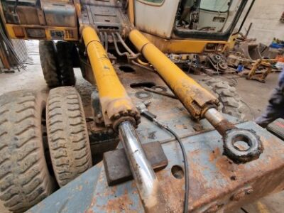 LIEBHERR 914 (HYDRAULIC CYLINDERS) LIEBHERR 914 (HYDRAULIC CYLINDERS)