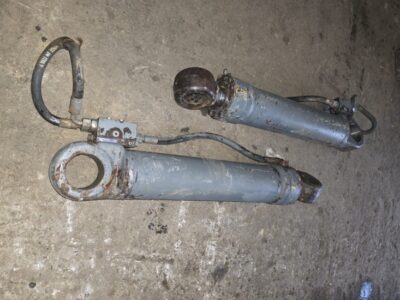 LIEBHERR 914 (HYDRAULIC CYLINDERS) LIEBHERR 914 (HYDRAULIC CYLINDERS)