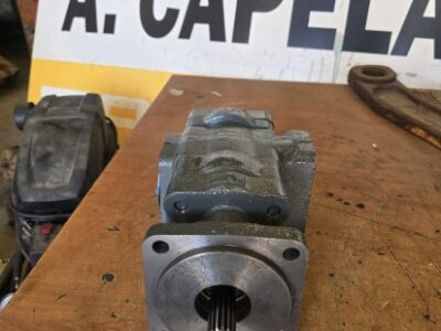 CASE 580K, 580SK (BOMBA HIDRÁULICA) - Imagen 16