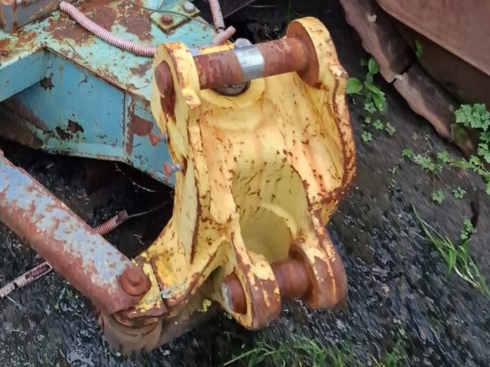 YANMAR B25V (SOPORTE / POSTE RETRO) YANMAR B25V (SOPORTE / POSTE RETRO)