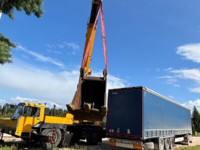 LIEBHERR (GODET: LARGEUR 150 CM POUR MACHINES 80-120 TN) LIEBHERR (GODET: LARGEUR 150 CM POUR MACHINES 80-120 TN)